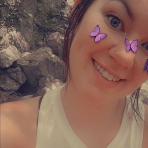 Meet your Posher, Lauren